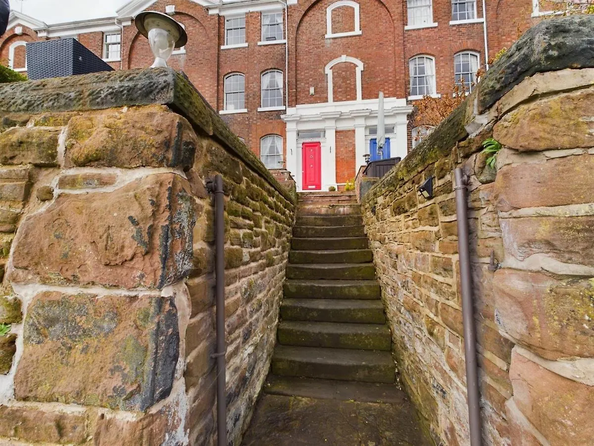 Rondeva Villa Chester United Kingdom