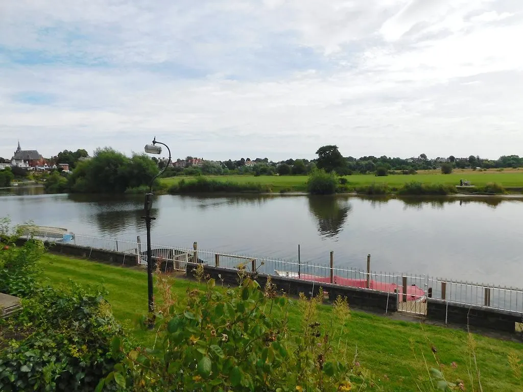 Holiday home Rondeva Villa Chester