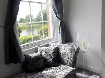 Holiday home Rondeva Villa Chester United Kingdom