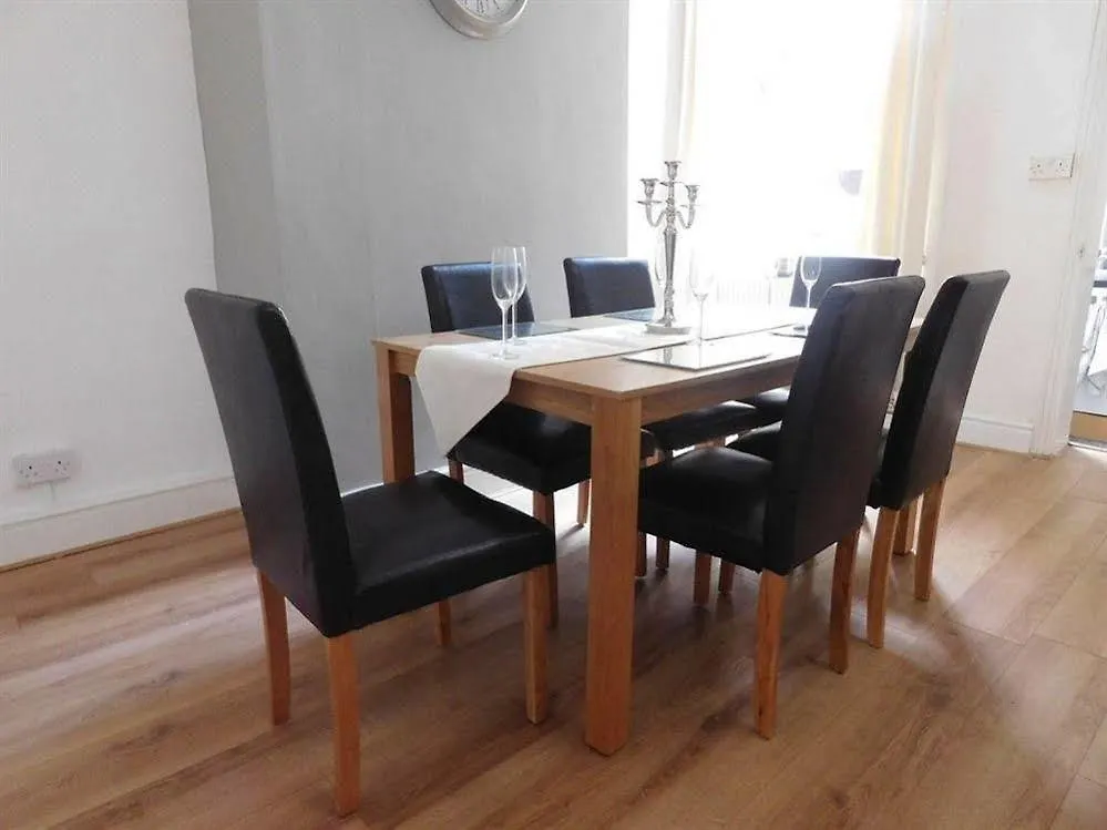 Holiday home Rondeva Villa Chester United Kingdom