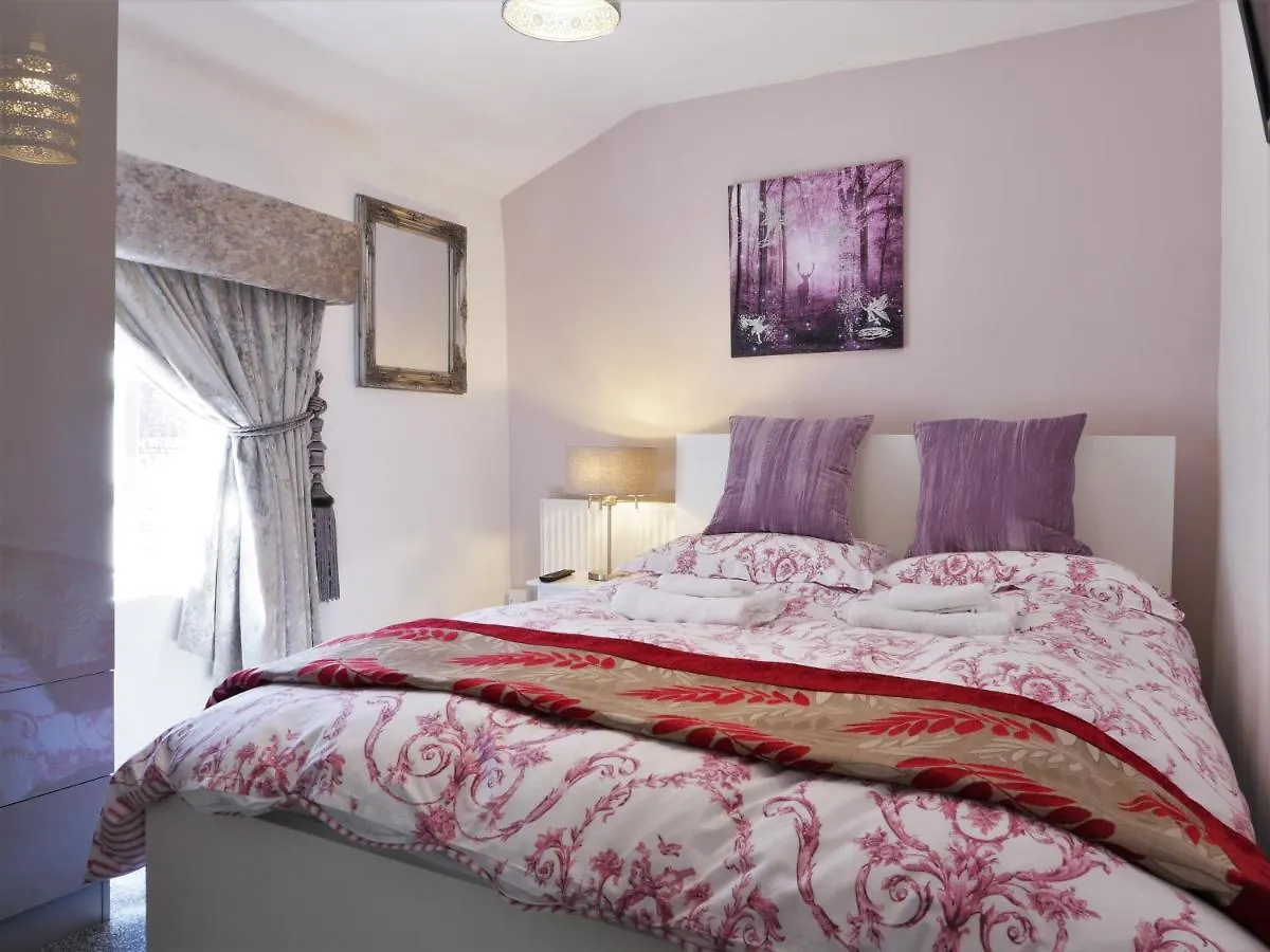 Rondeva Villa Chester